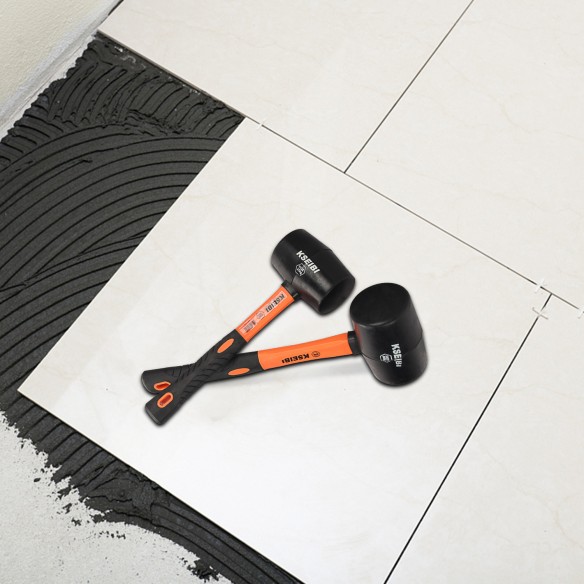 Marteau en caoutchouc à tête dure noire pour travaux de construction | KSEIBI