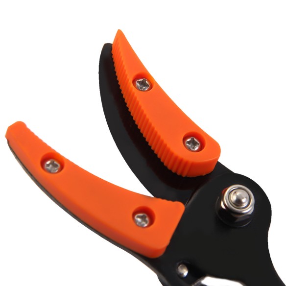 Effortlessly Trim and Hold with Long Reach Bypass Pruner | KSEIBI