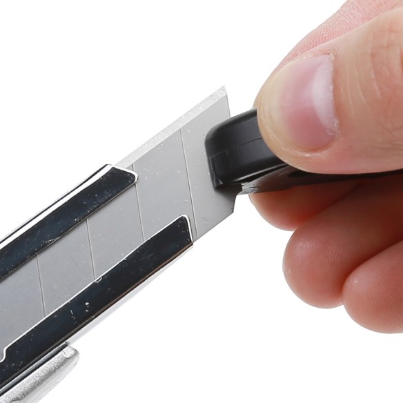 Hochwertiges Aluminium-Abbrechmesser 18 mm für präzise Schnitte | KSEIBI