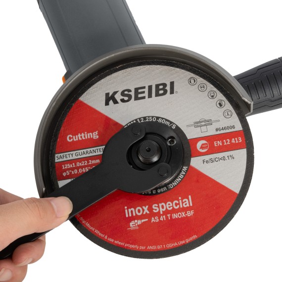 Угловая шлифмашина KWS 100-125 V 125 мм с регулируемой скоростью | KSEIBI