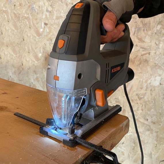 Scie sauteuse avec laser 100mm, 800W pour des découpes précises | KSEIBI