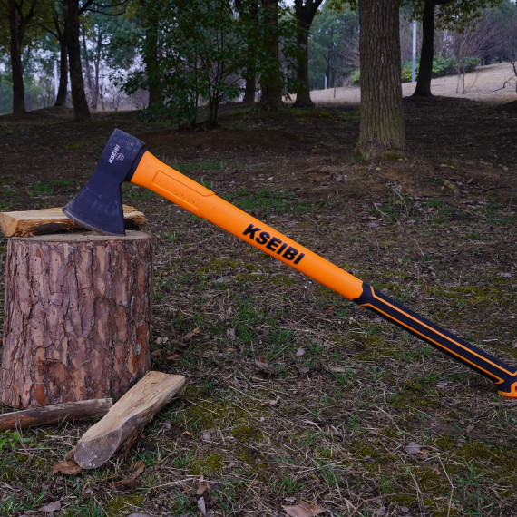 Axe With Fiberglass Handle/Large